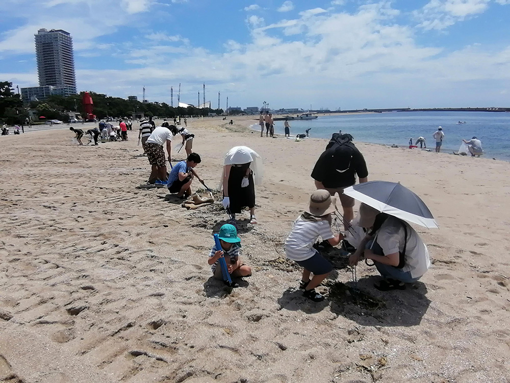 記事 神戸が誇る須磨海岸を一緒にきれいにしよう!海開き前ビーチクリーン大会のアイキャッチ画像