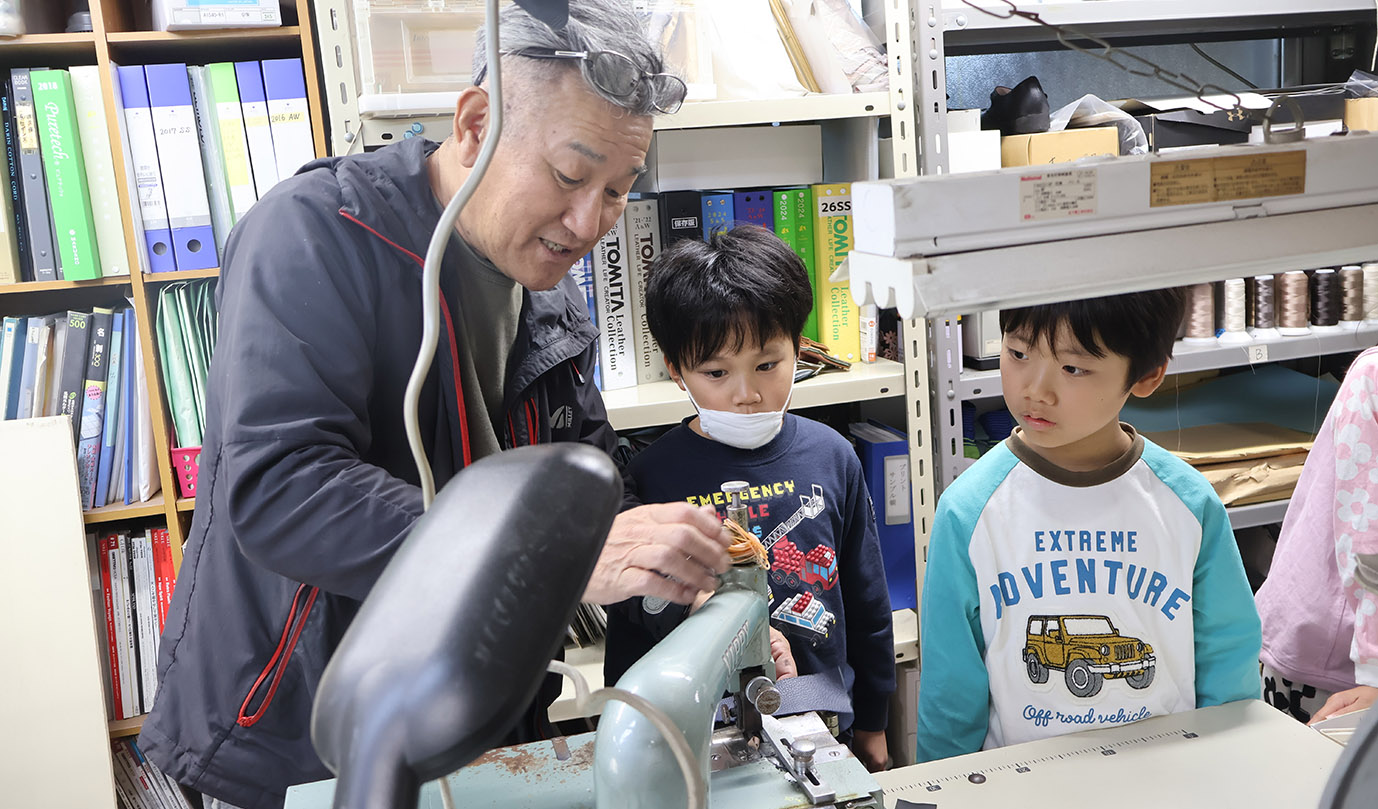 記事 工場見学「靴はどうやって作るのか？」のアイキャッチ画像